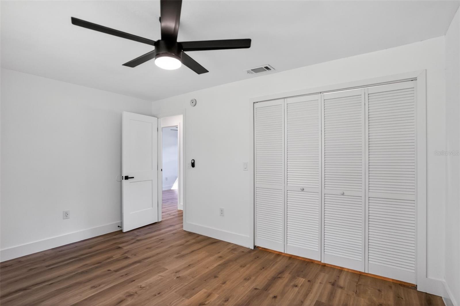 PALM LAKES ESTATES - Residential