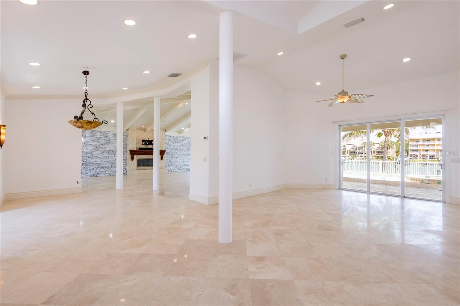 TIERRA VERDE UNIT 1 4TH REP - Residential