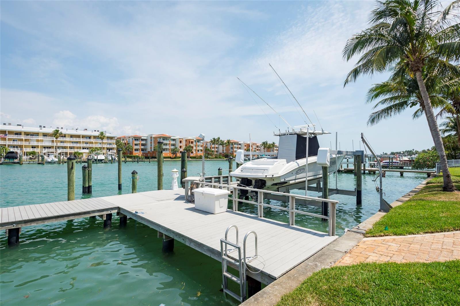 TIERRA VERDE UNIT 1 4TH REP - Residential