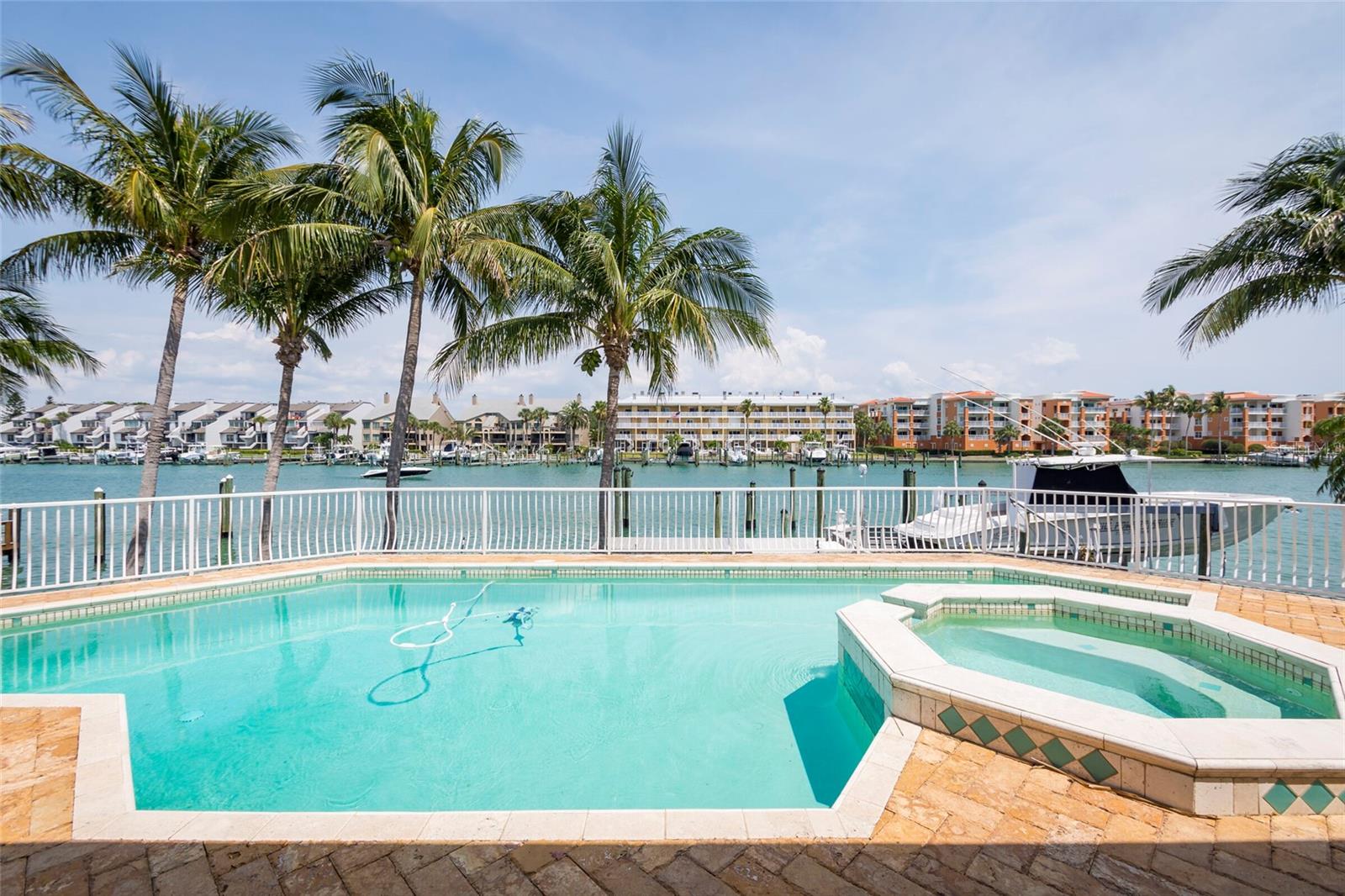 TIERRA VERDE UNIT 1 4TH REP - Residential