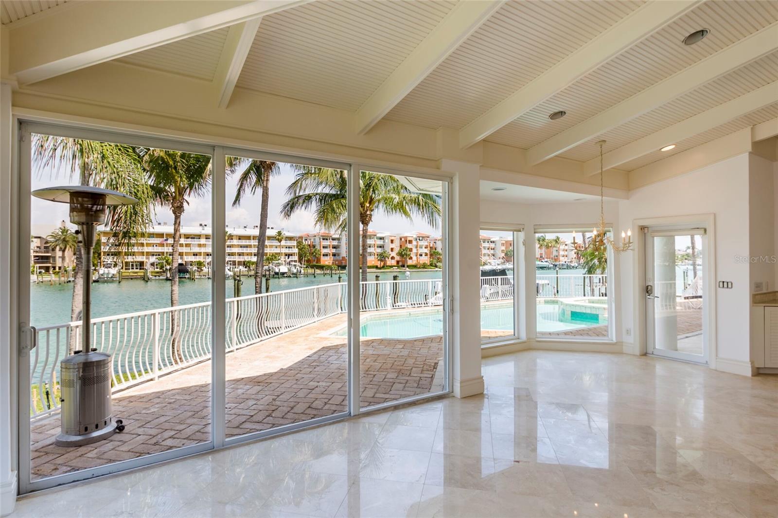 TIERRA VERDE UNIT 1 4TH REP - Residential