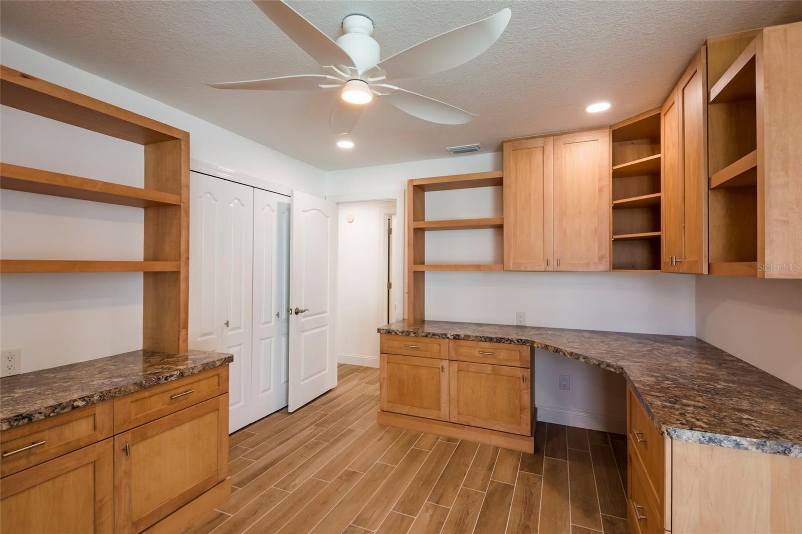 TIERRA VERDE UNIT 1 4TH REP - Residential