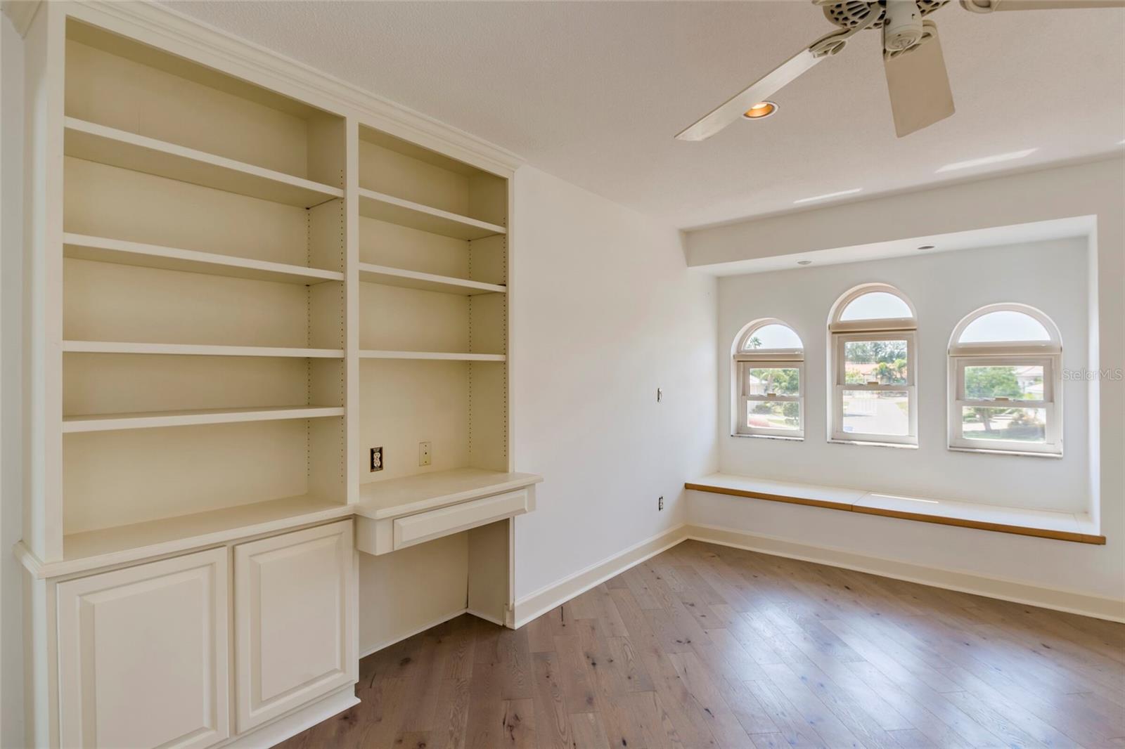 TIERRA VERDE UNIT 1 4TH REP - Residential