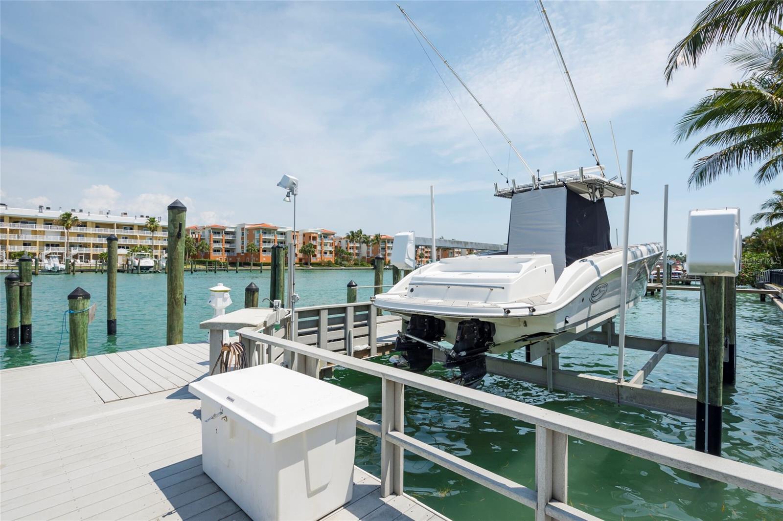 TIERRA VERDE UNIT 1 4TH REP - Residential