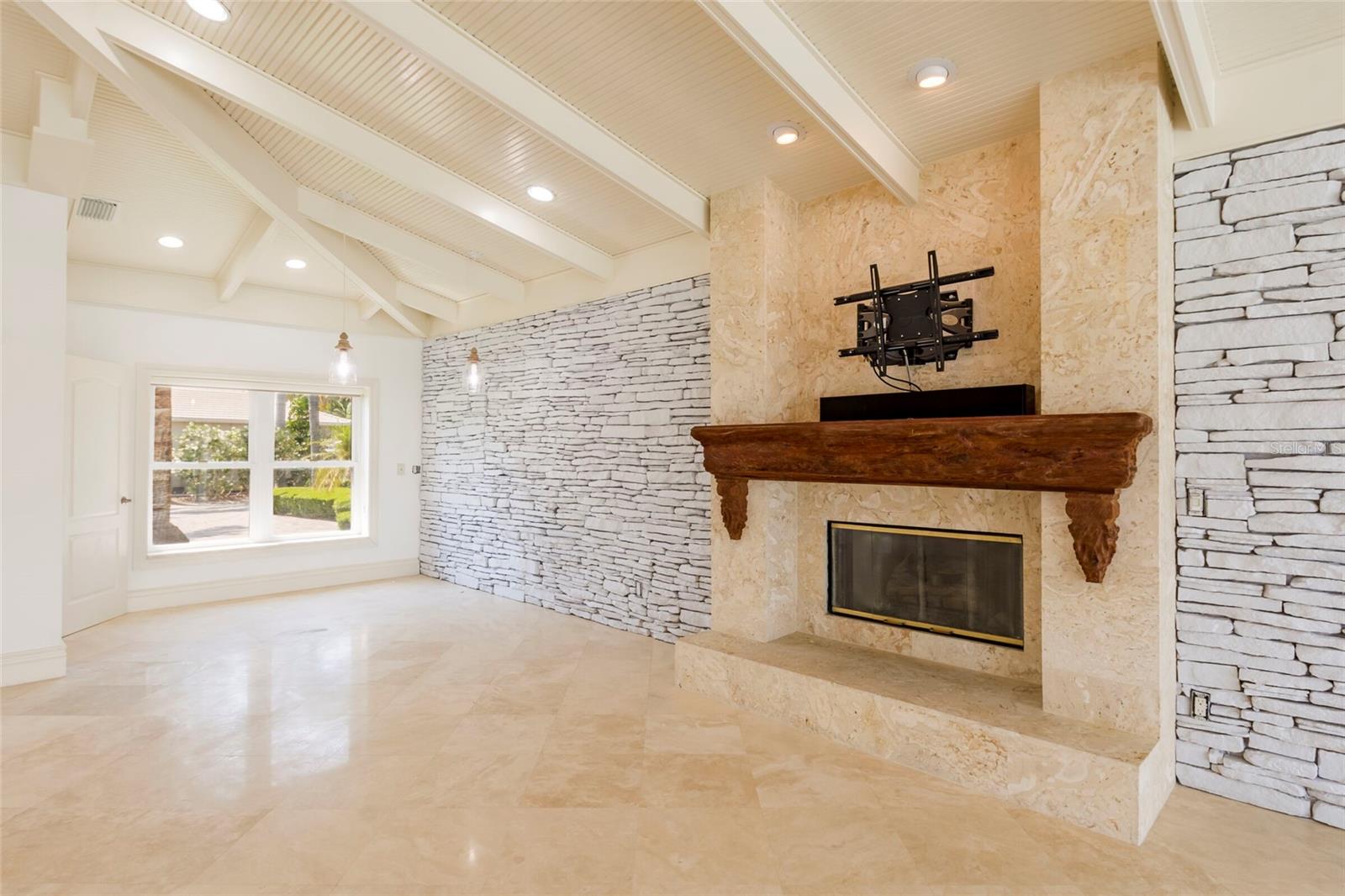 TIERRA VERDE UNIT 1 4TH REP - Residential