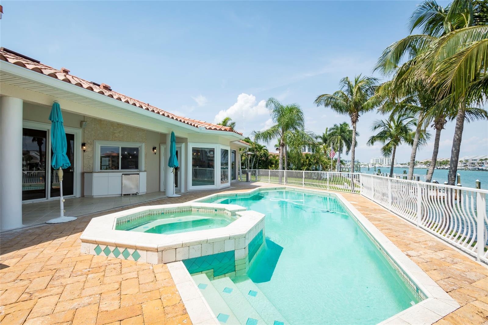 TIERRA VERDE UNIT 1 4TH REP - Residential