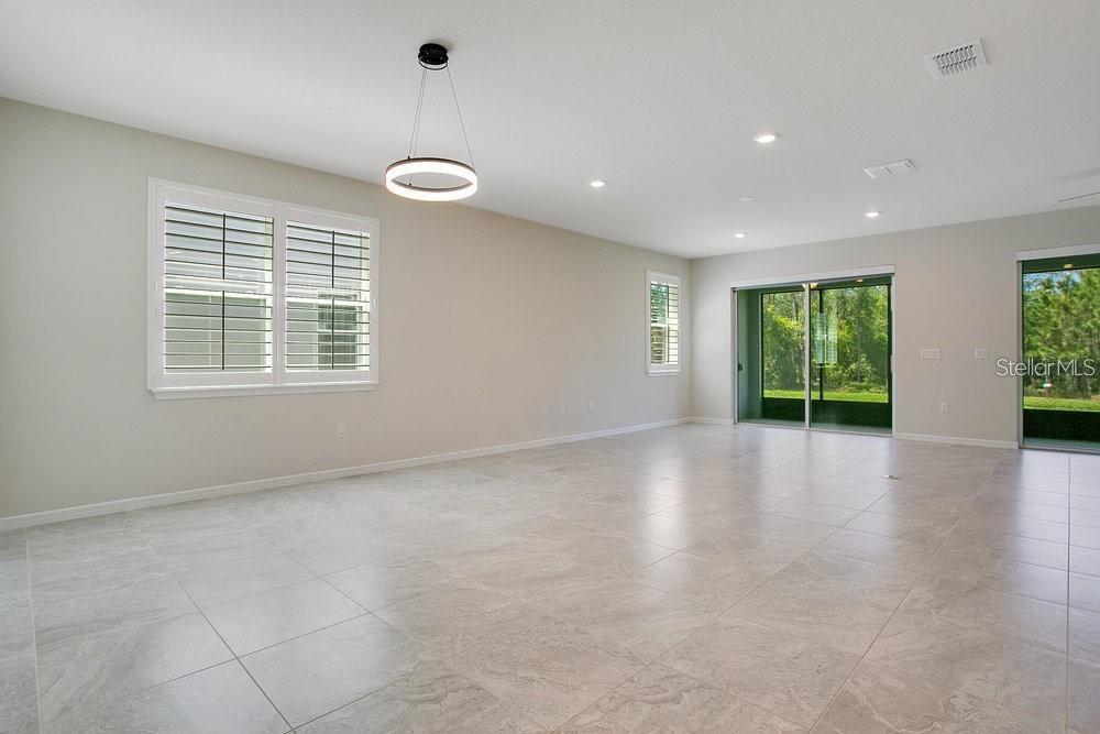 2481 SOUTHLAWN LANE