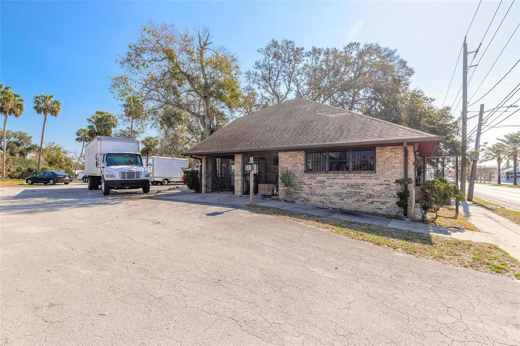 Photo of 631 N Ridgewood Avenue, Daytona Beach, FL 32114 (MLS # V4940828)