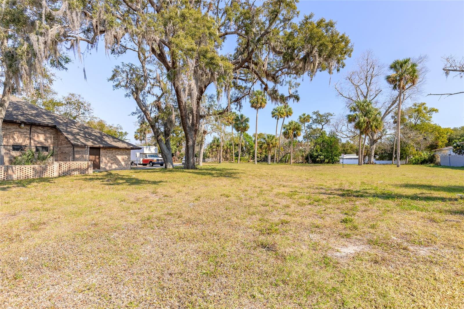 KINGSTON - Commercial Sale