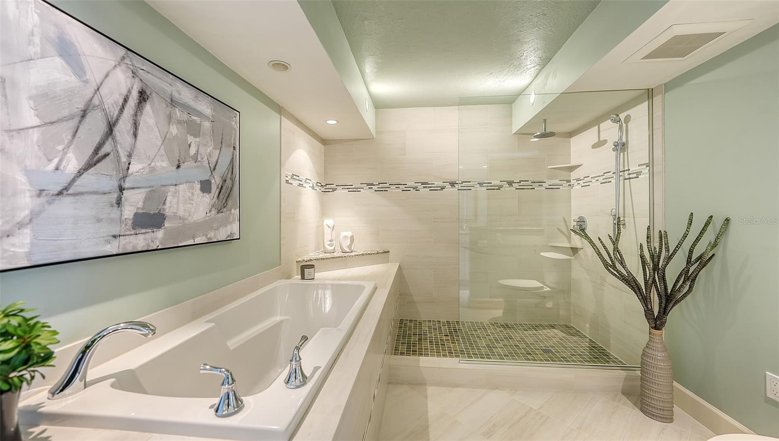 CONDO ON THE BAY TOWER II - Residential