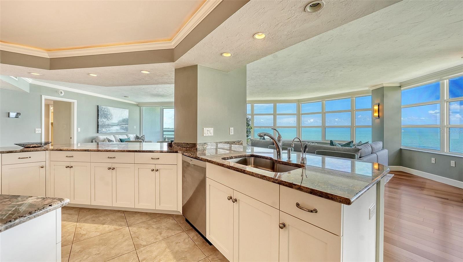 CONDO ON THE BAY TOWER II - Residential