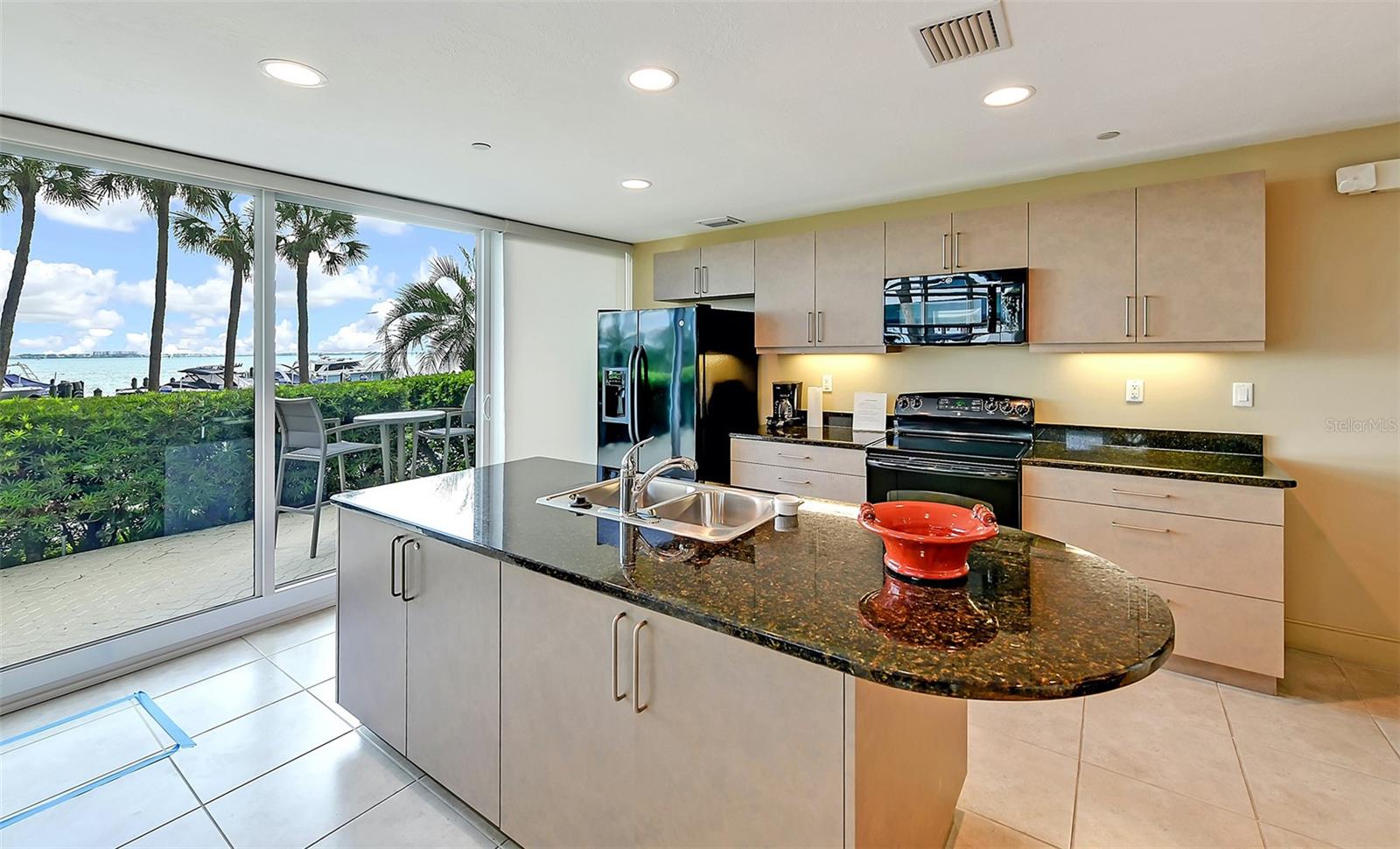 CONDO ON THE BAY TOWER II - Residential