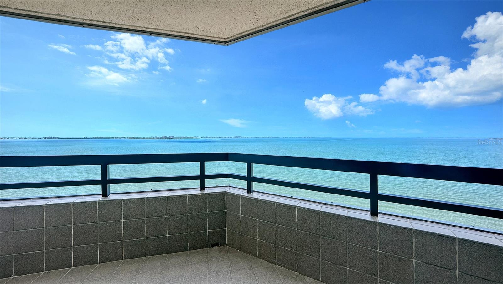 CONDO ON THE BAY TOWER II - Residential