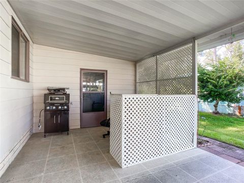 A home in TAVARES