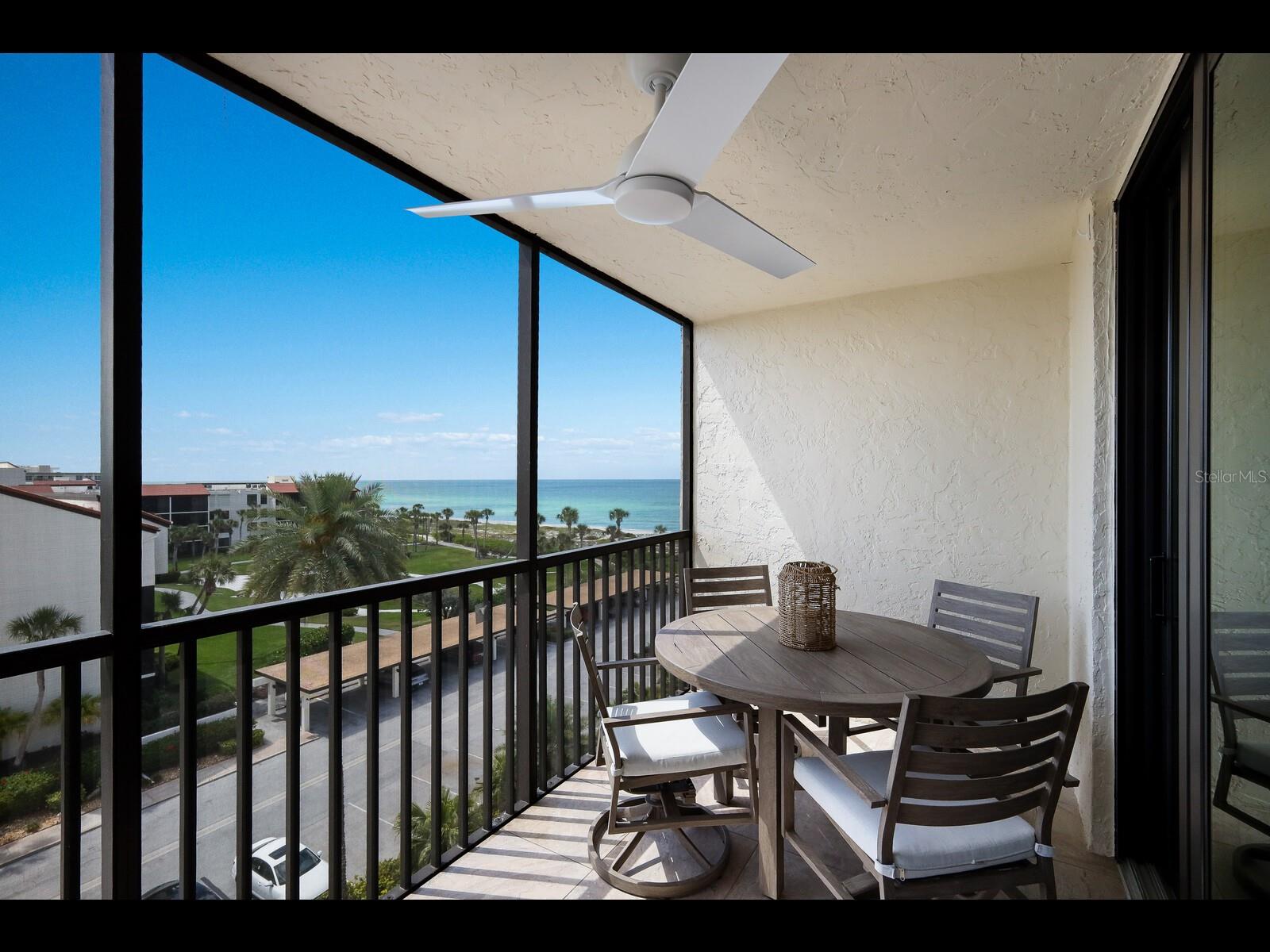 SEAPLACE II - Residential