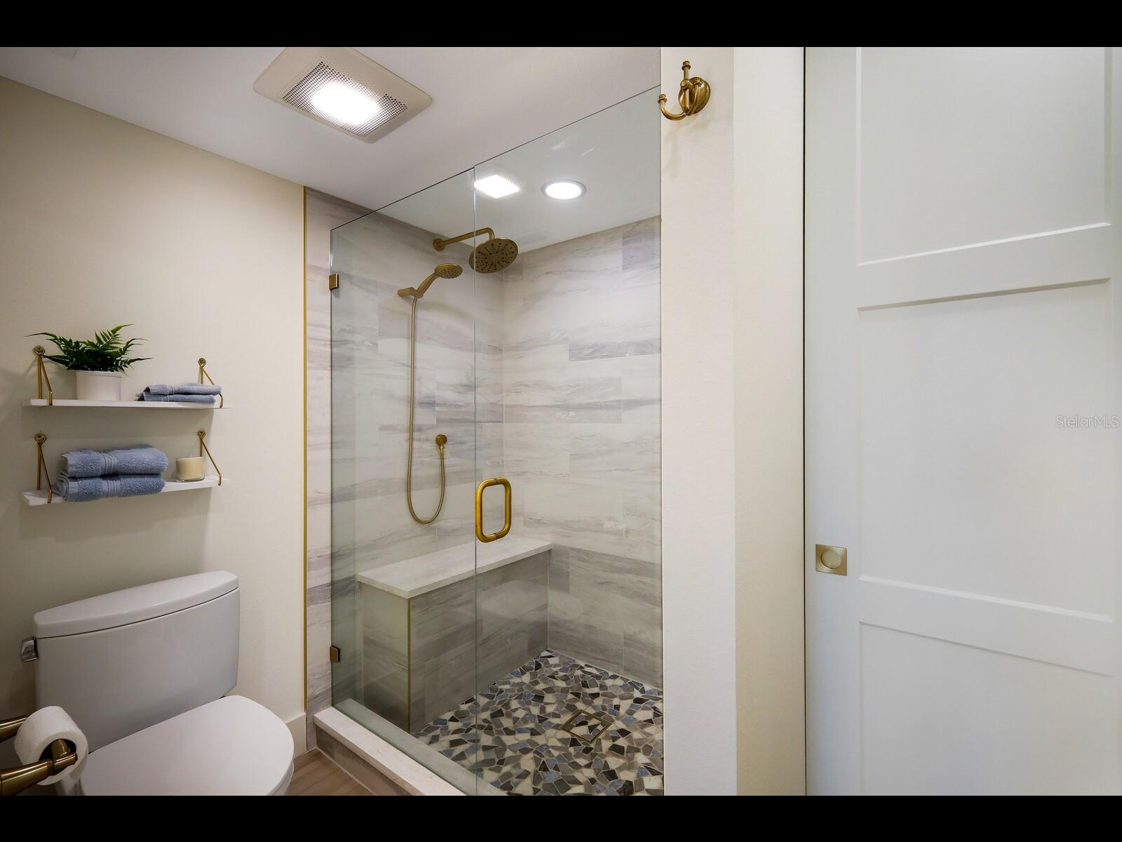 SEAPLACE II - Residential