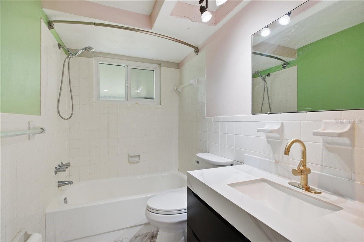 COLONIAL HILLS - Residential