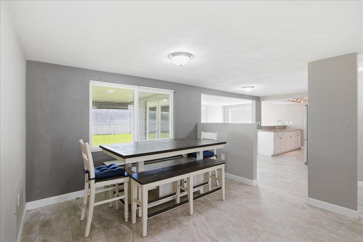 COLONIAL HILLS - Residential