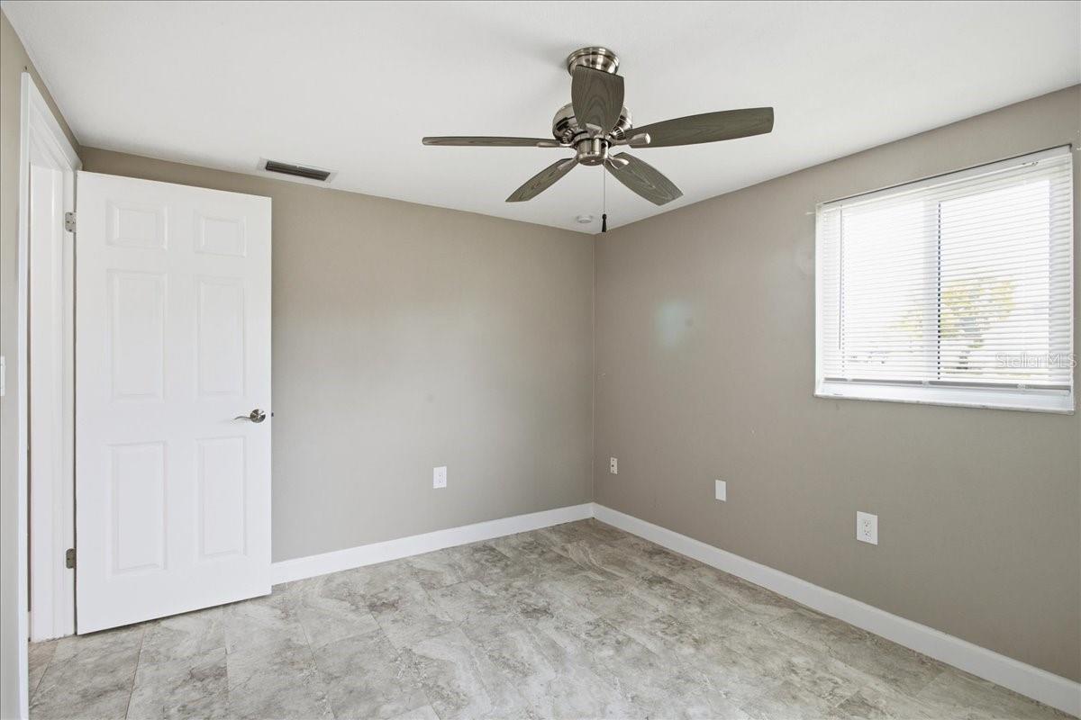 COLONIAL HILLS - Residential