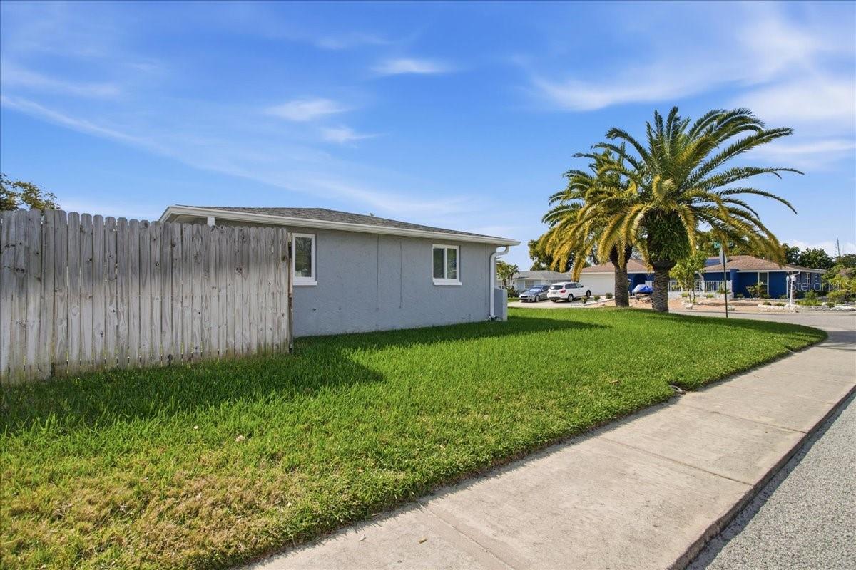 COLONIAL HILLS - Residential