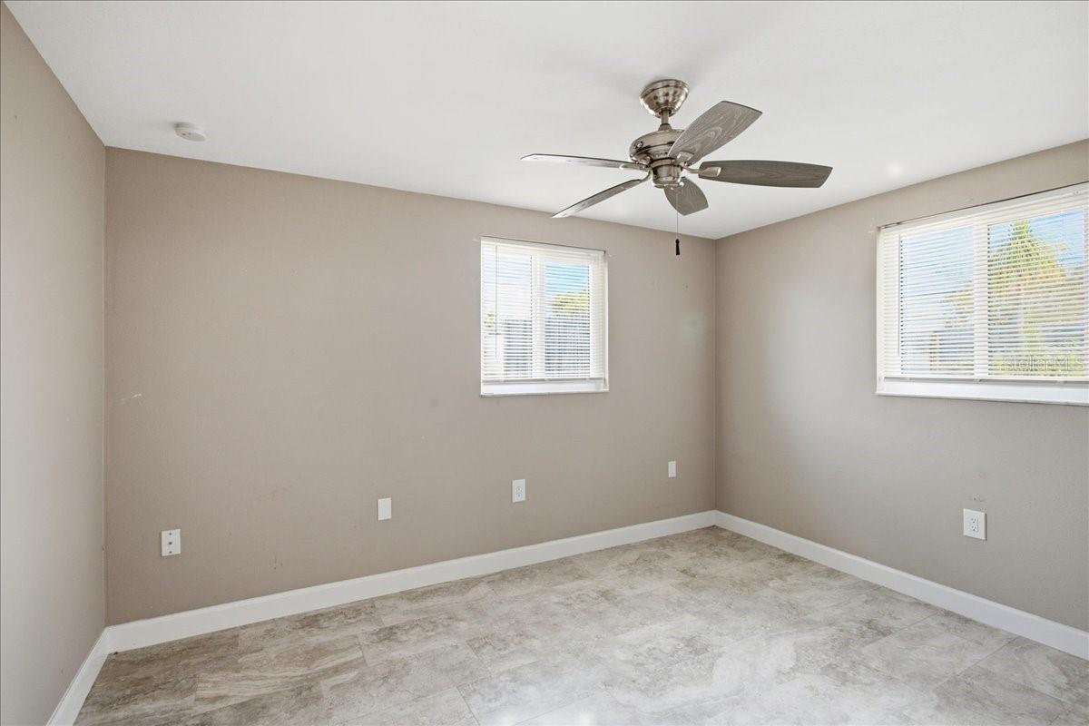 COLONIAL HILLS - Residential