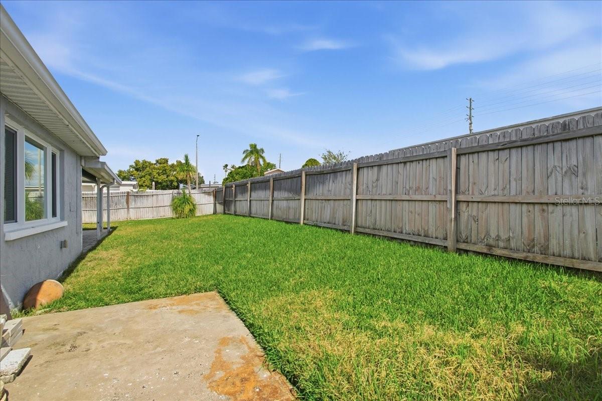 COLONIAL HILLS - Residential