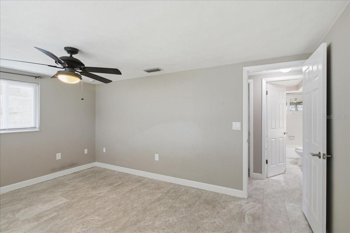 COLONIAL HILLS - Residential