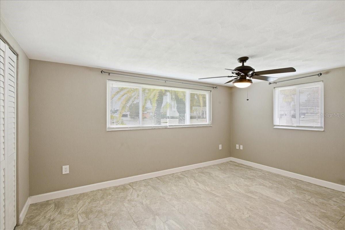 COLONIAL HILLS - Residential