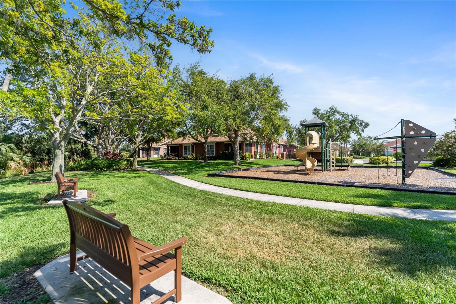 PALMA SOLA TRACE - Residential