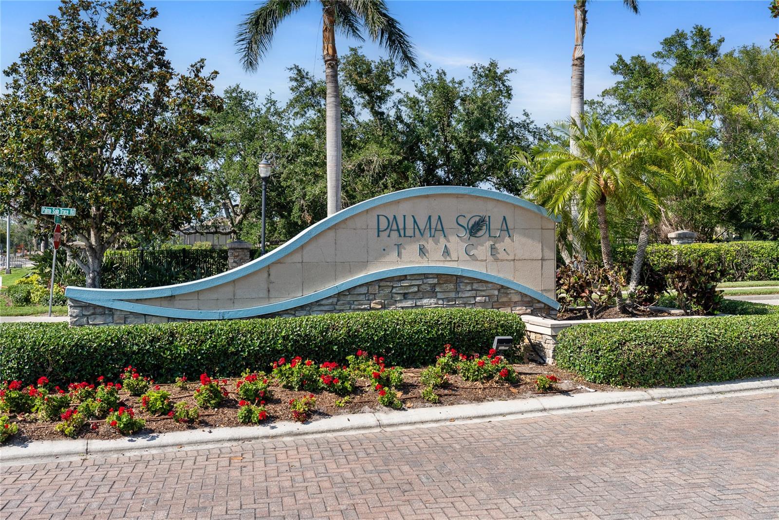 PALMA SOLA TRACE - Residential