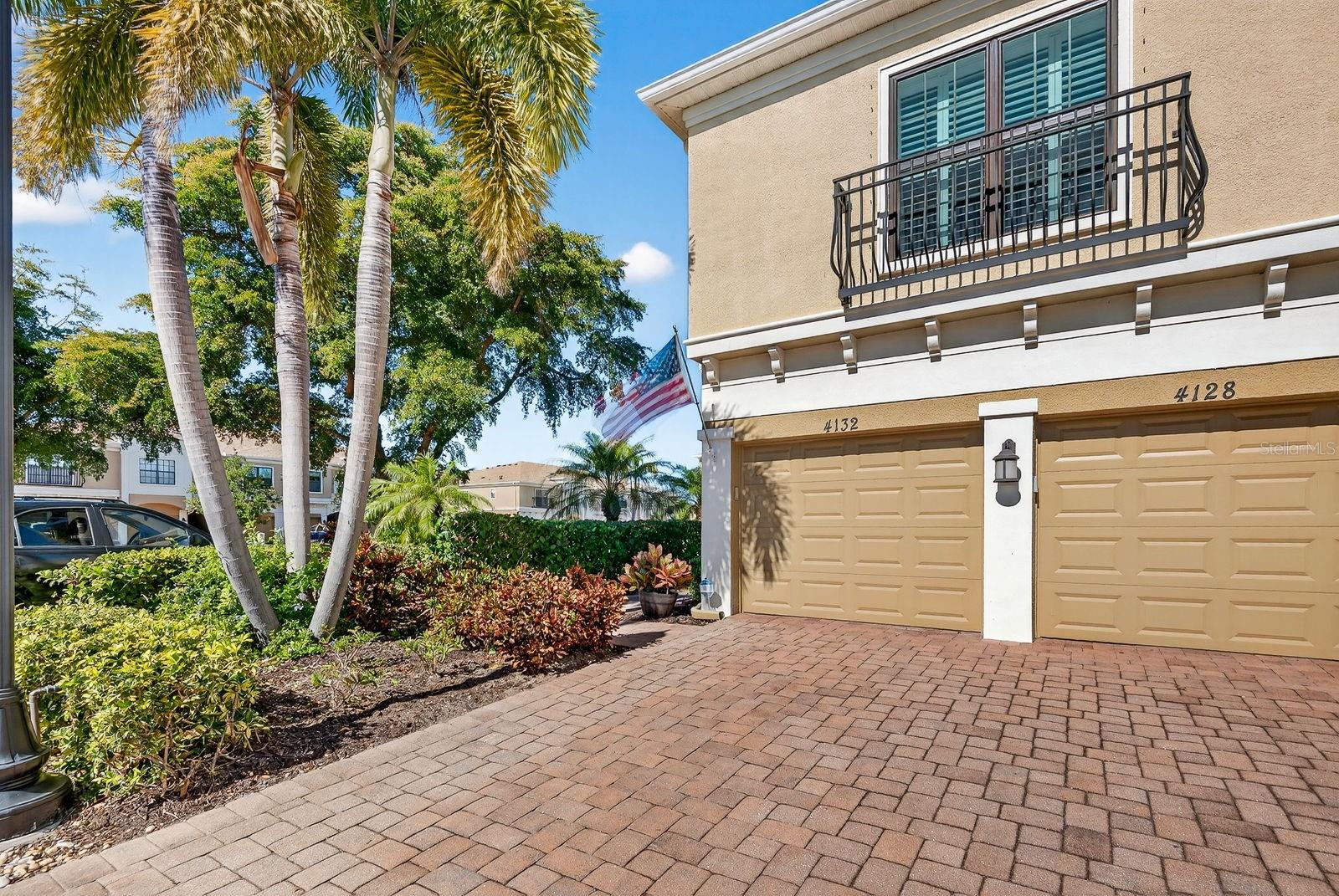 PALMA SOLA TRACE - Residential