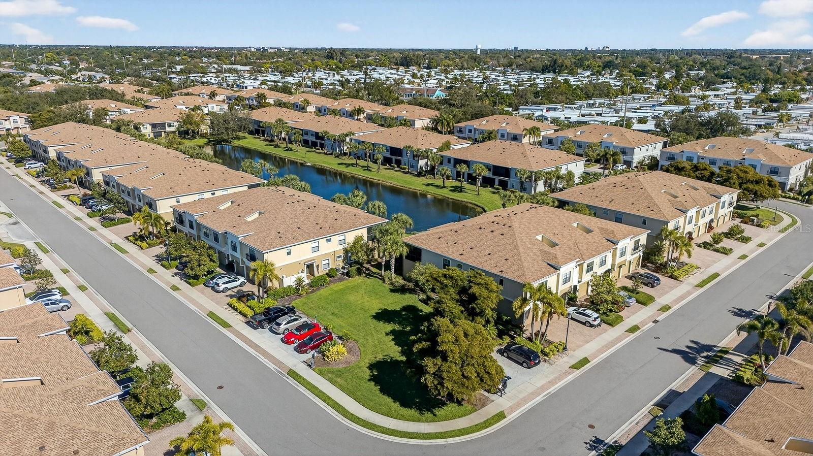 PALMA SOLA TRACE - Residential