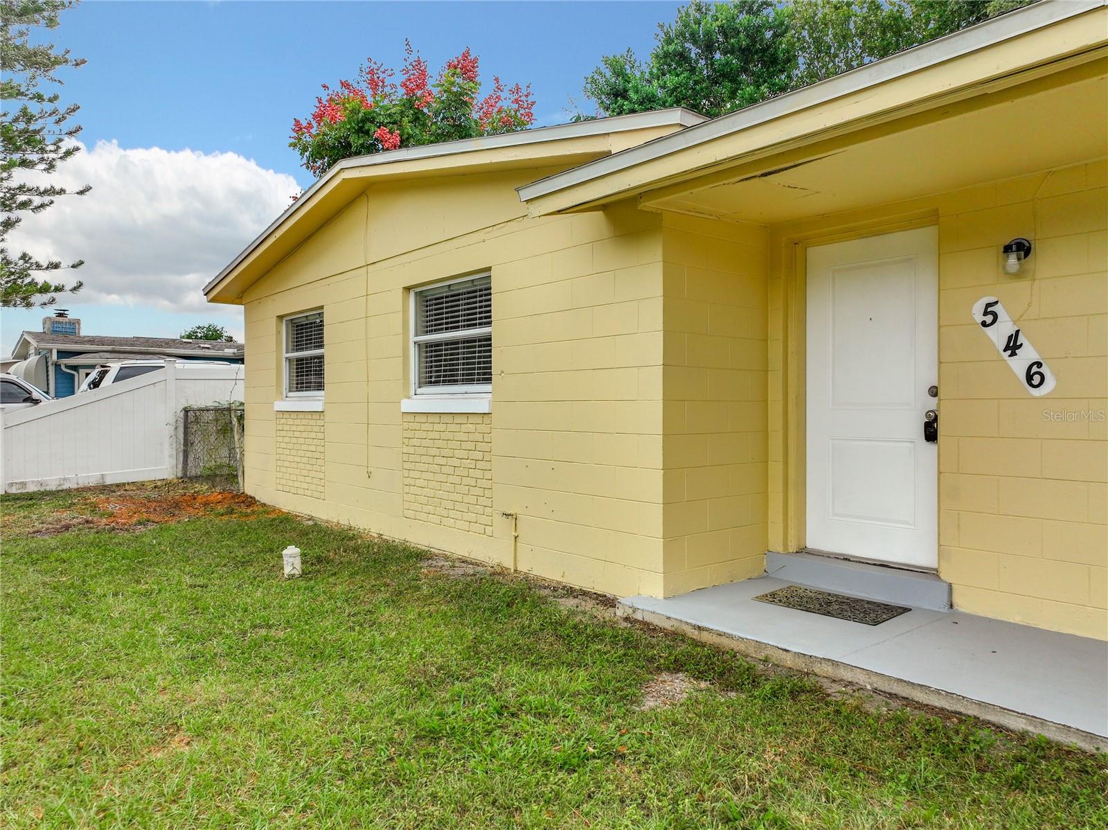 Photo 4 of 41 of 546 CLAREWOOD BOULEVARD house