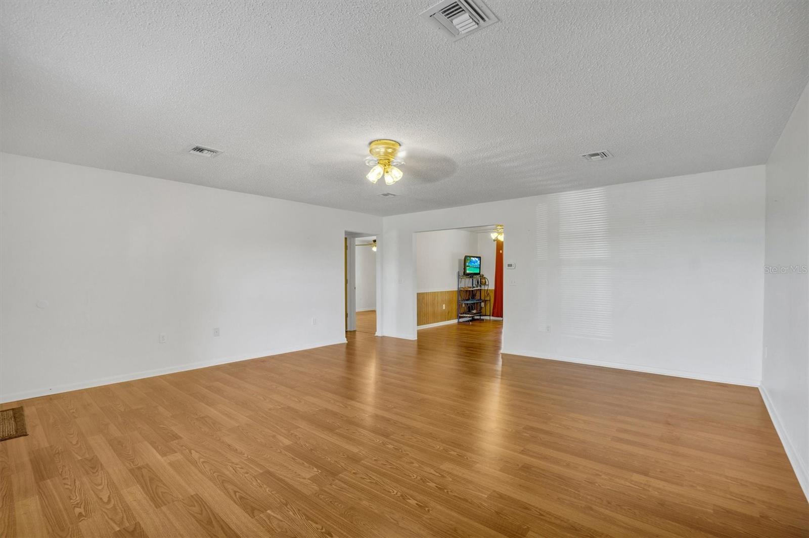 TEMPLETON GROVES & VILLA - Residential