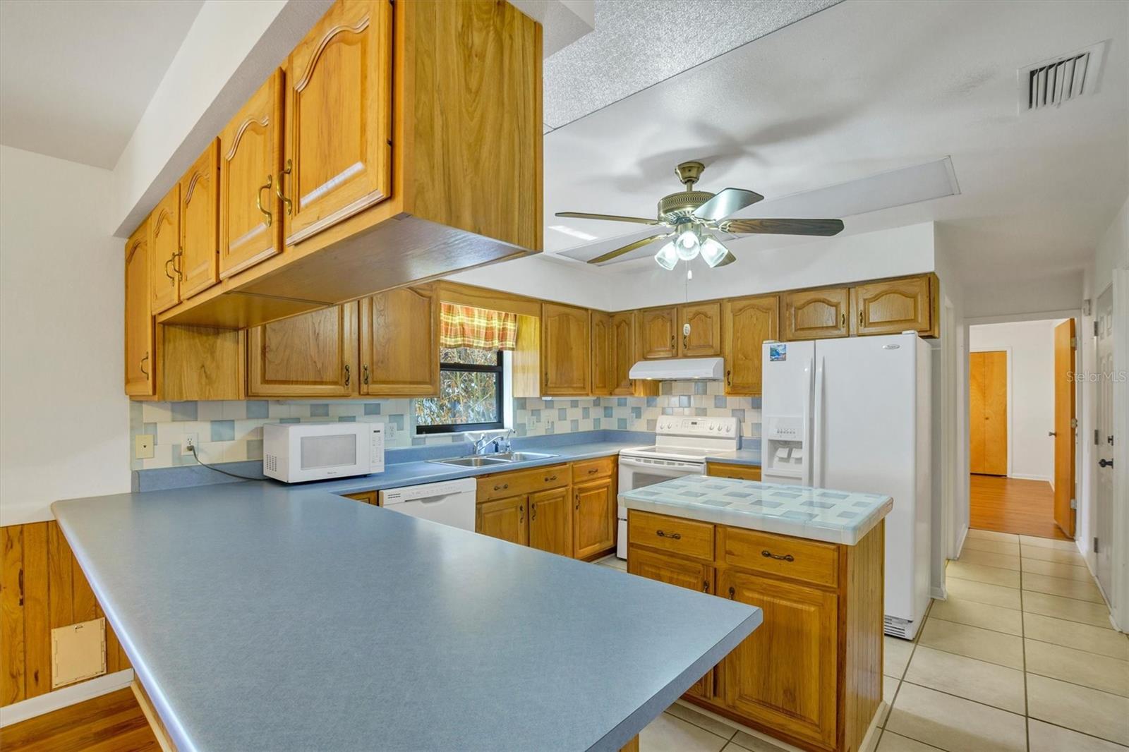 TEMPLETON GROVES & VILLA - Residential