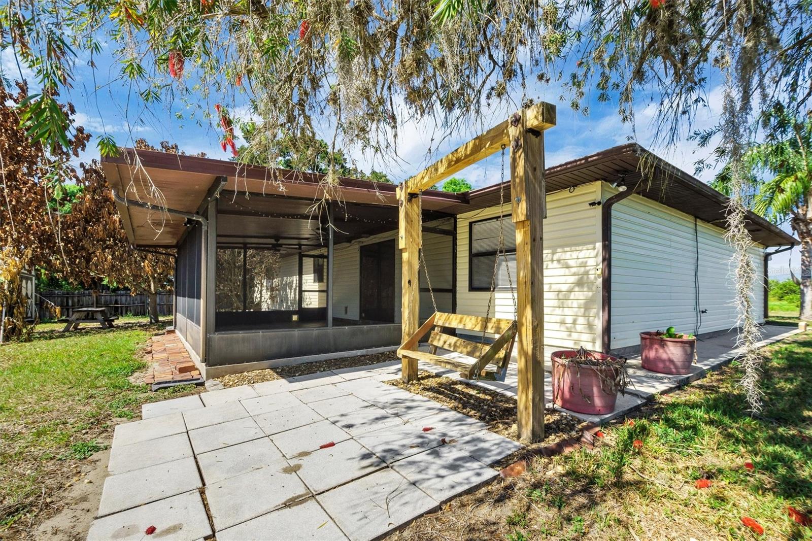 TEMPLETON GROVES & VILLA - Residential