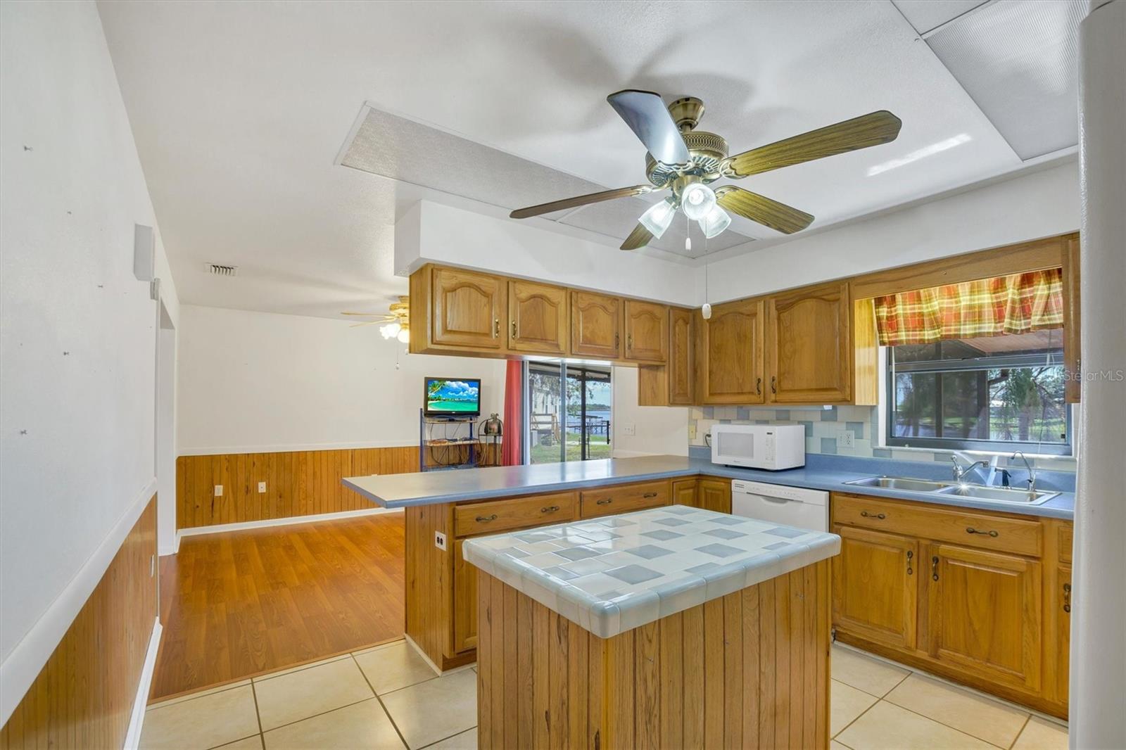 TEMPLETON GROVES & VILLA - Residential