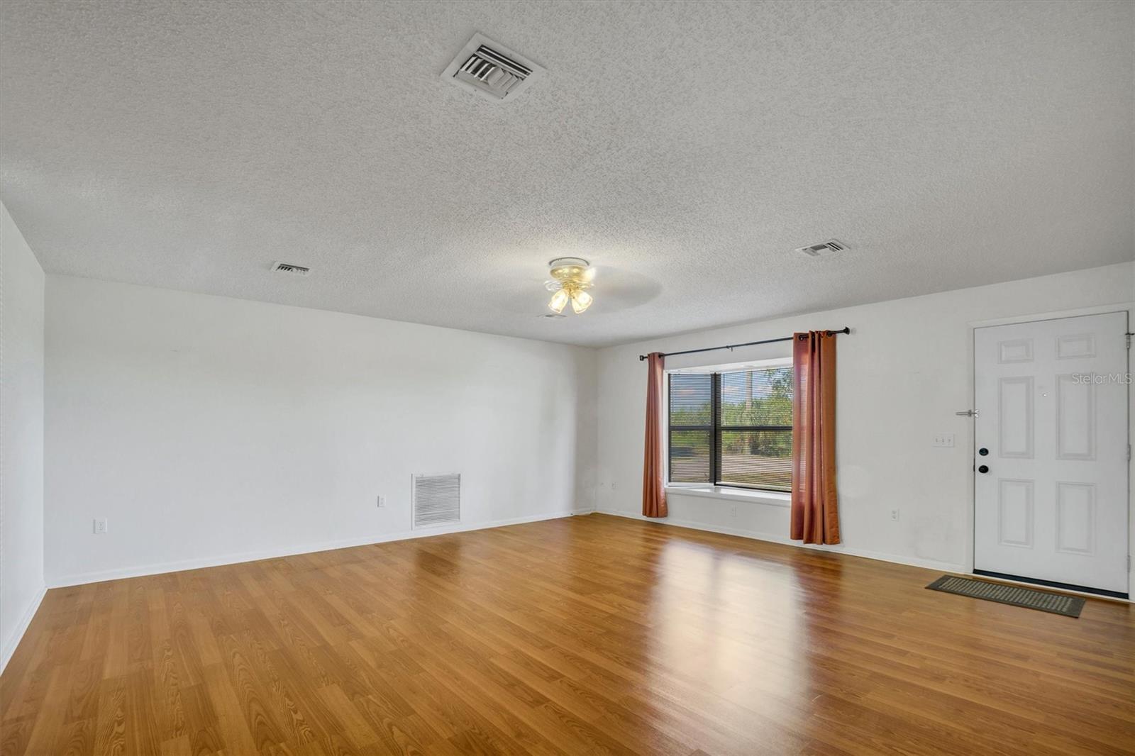 TEMPLETON GROVES & VILLA - Residential