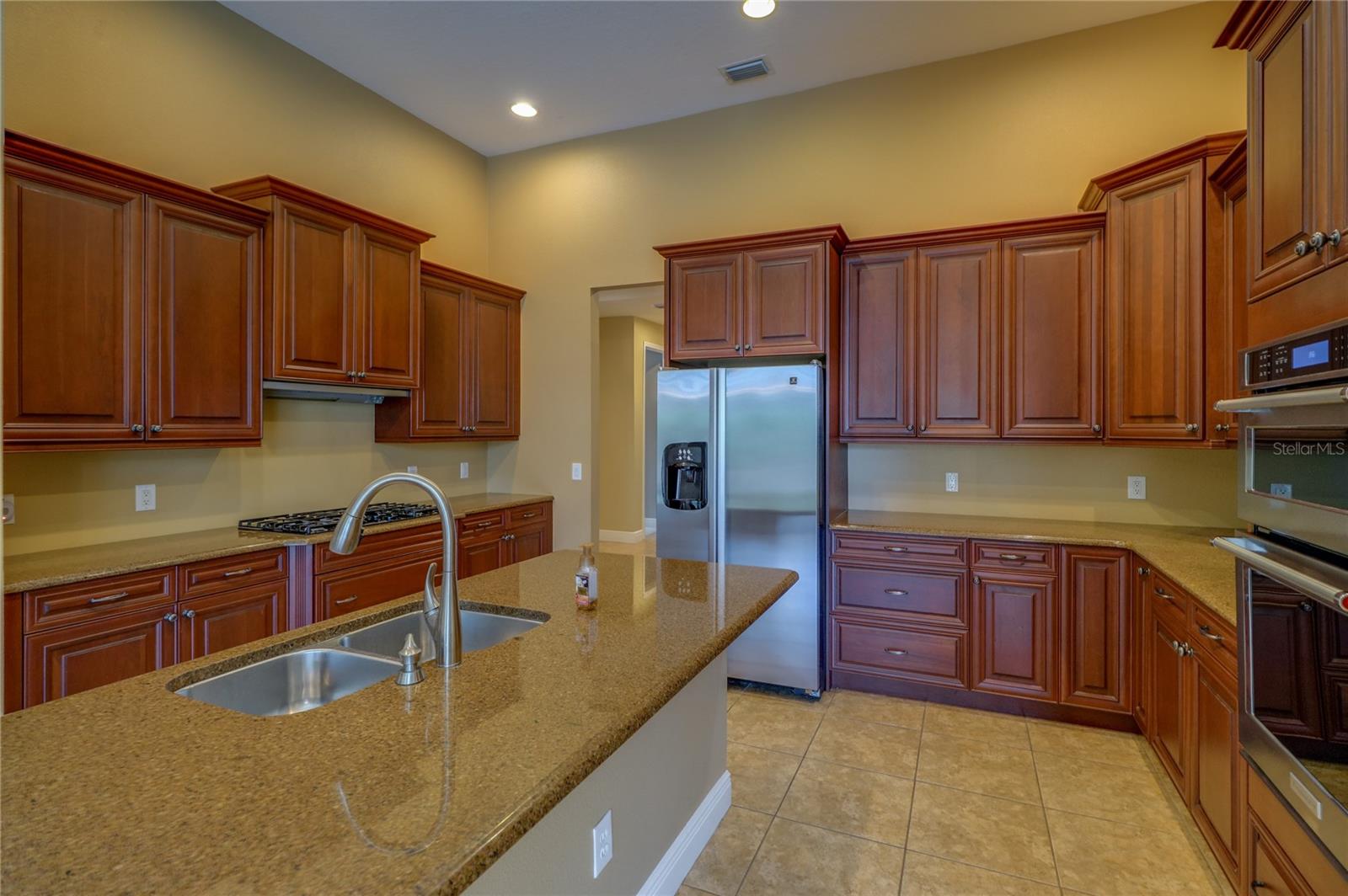 GRAND HAMPTON PH 3 - Residential Lease