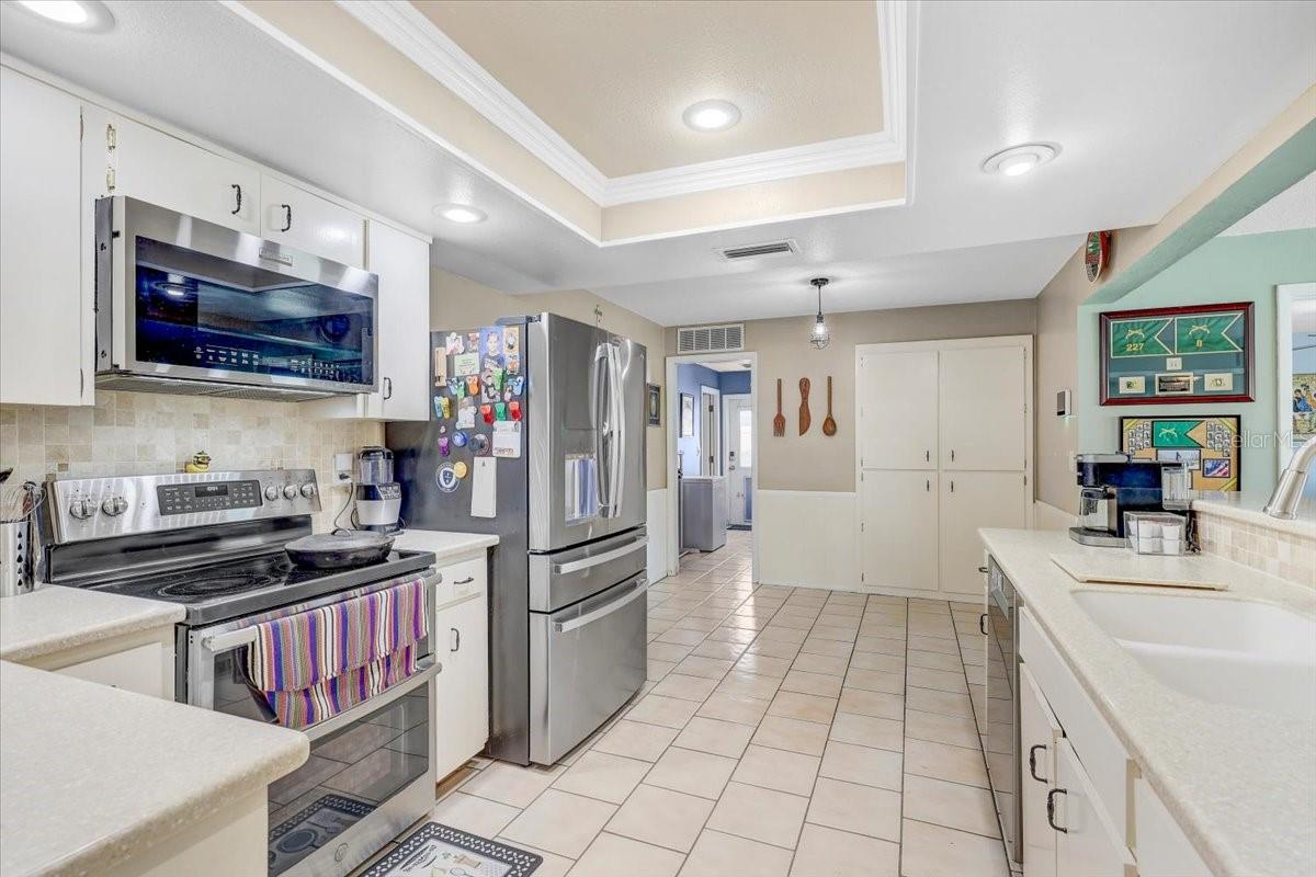 LEONA HEIGHTS - FIRST ADD - Residential