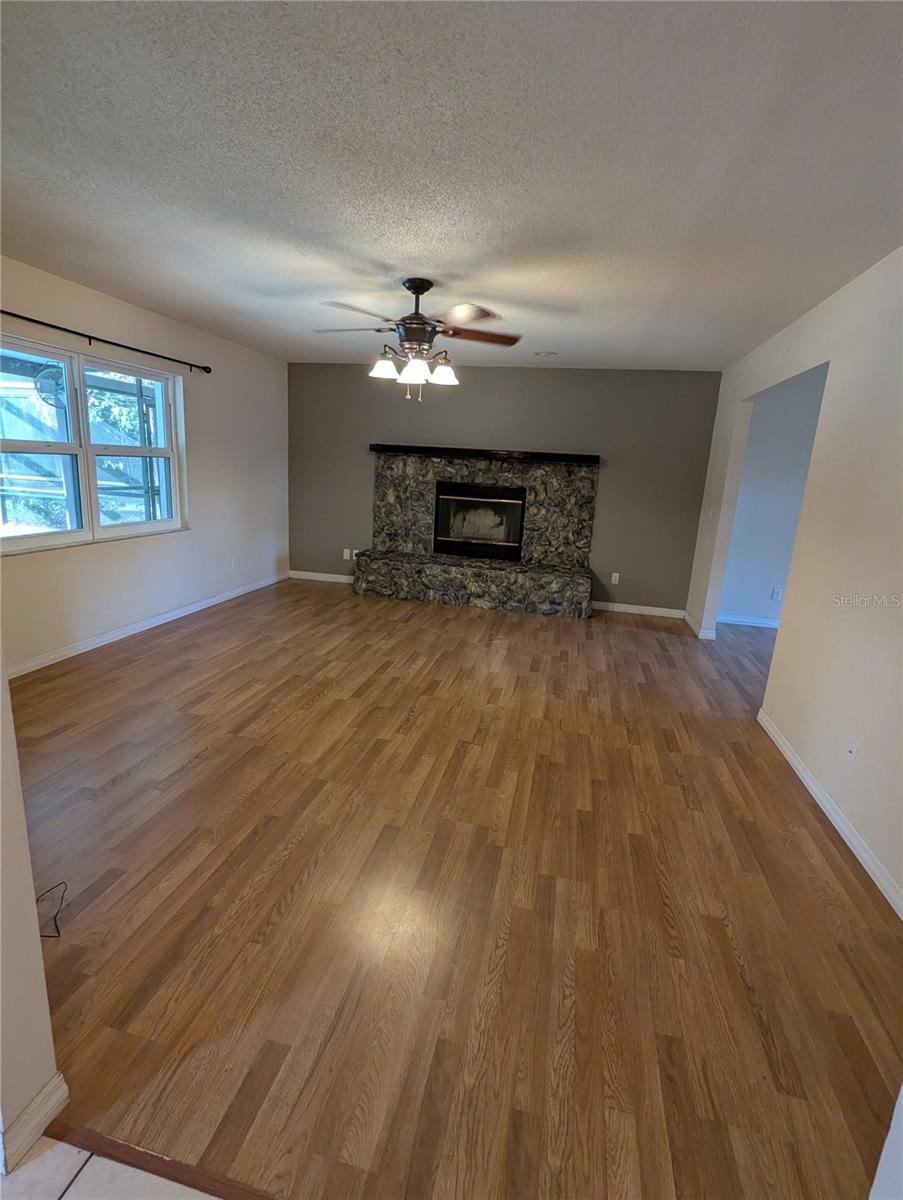 VILLAGE GROVE 1 - Residential