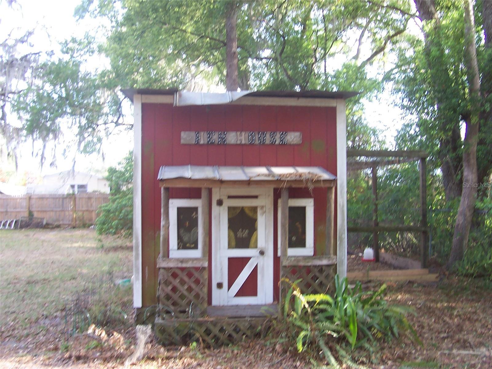 VILLAGE GROVE 1 - Residential