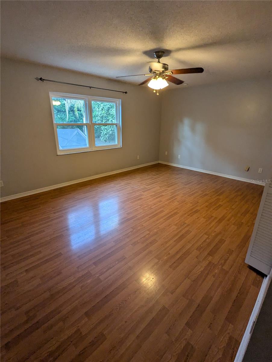 VILLAGE GROVE 1 - Residential