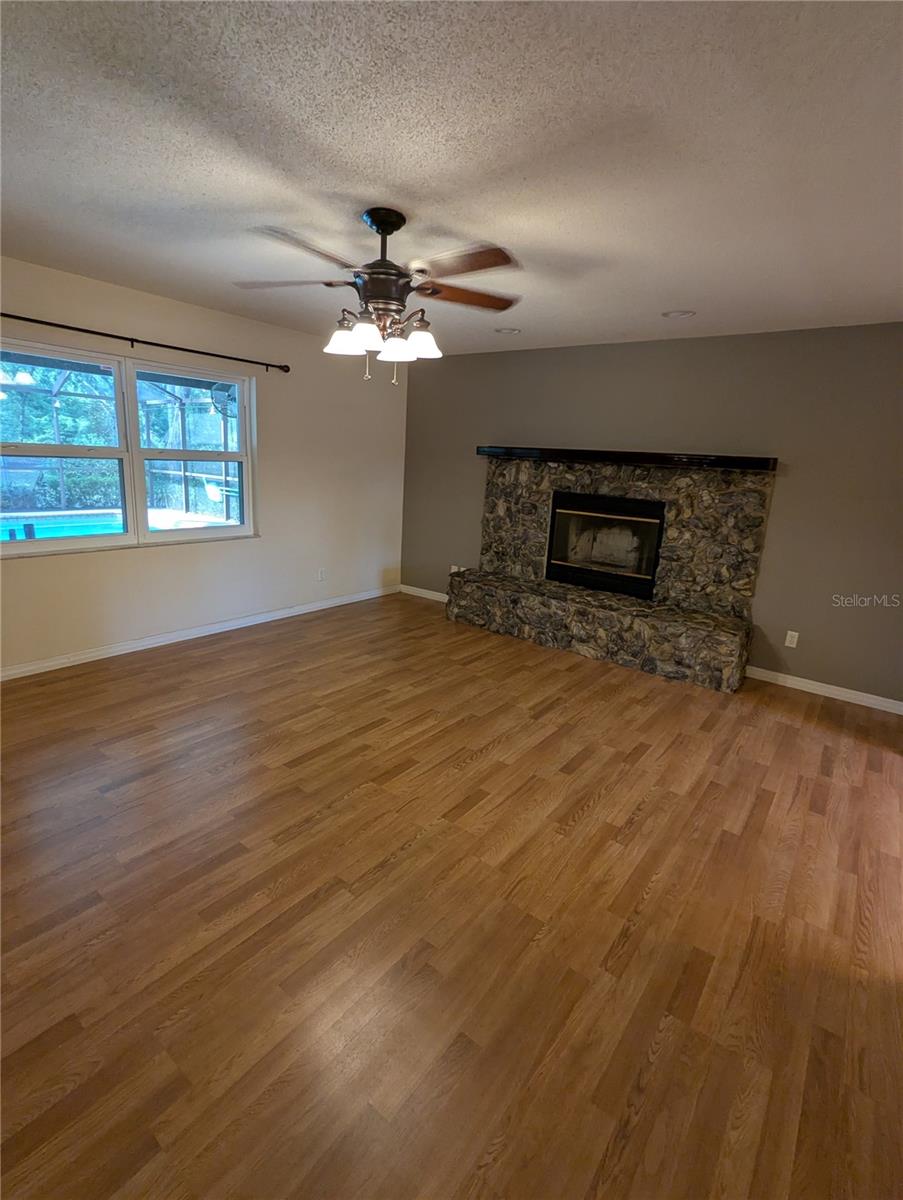 VILLAGE GROVE 1 - Residential