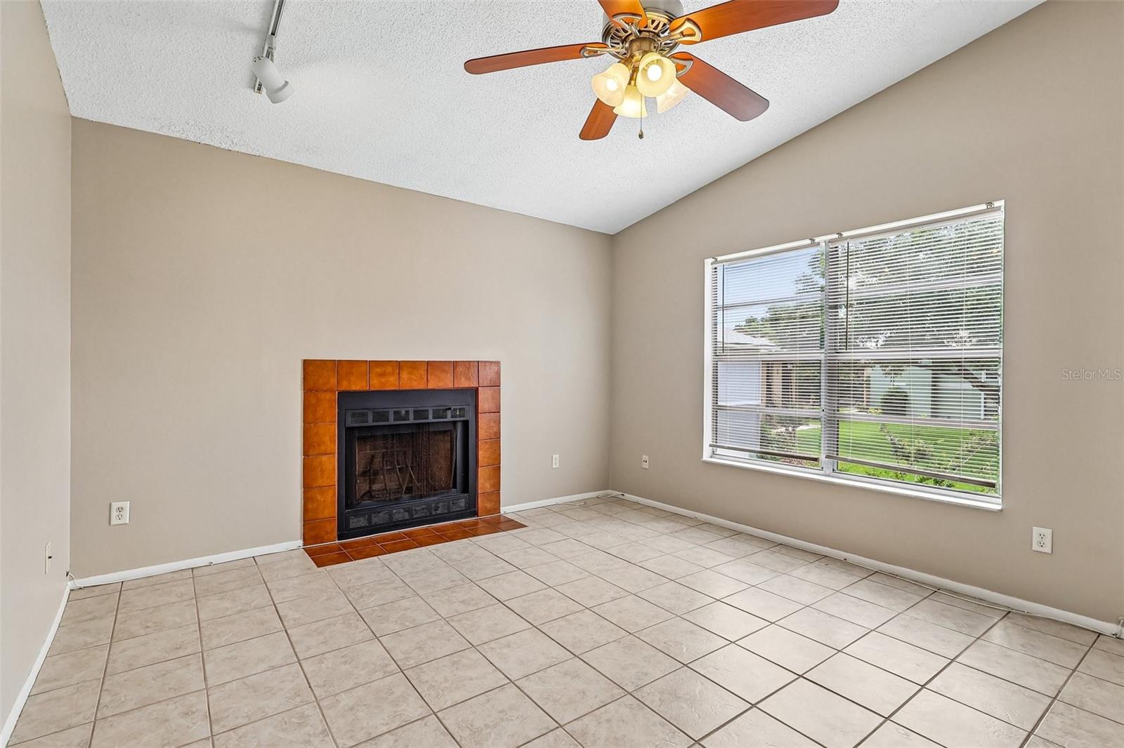 SOUTHBROOKE CONDO PH 02 - Residential