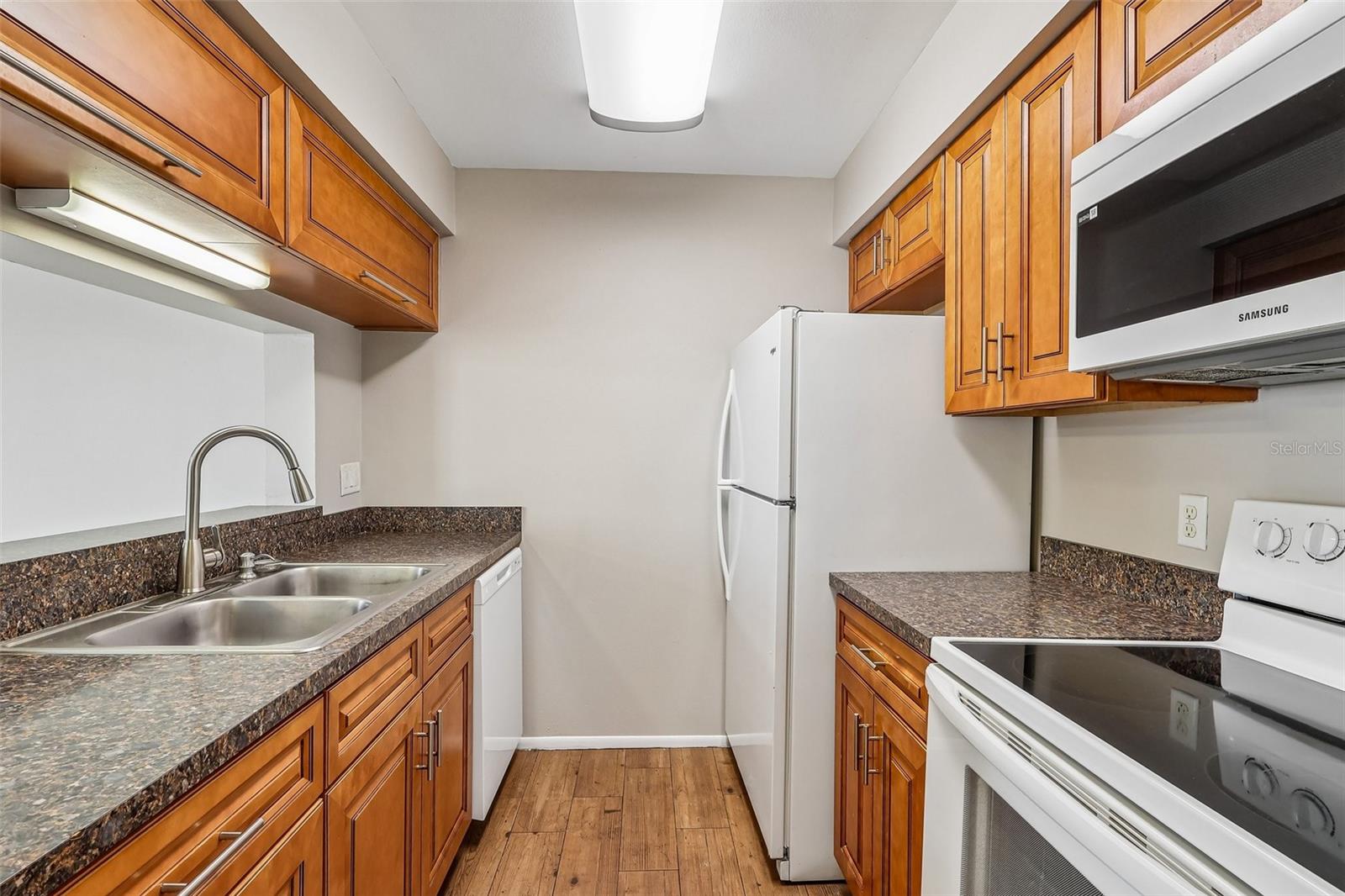 SOUTHBROOKE CONDO PH 02 - Residential