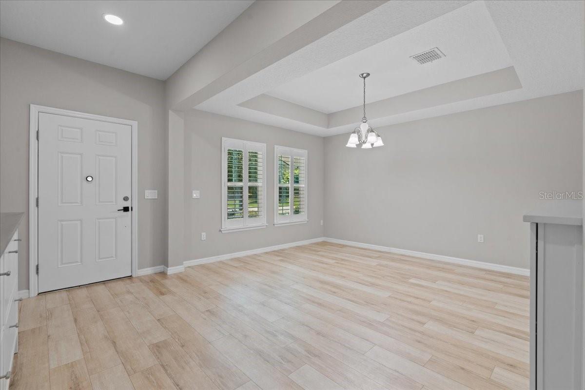 528 SEVEN OAKS BOULEVARD