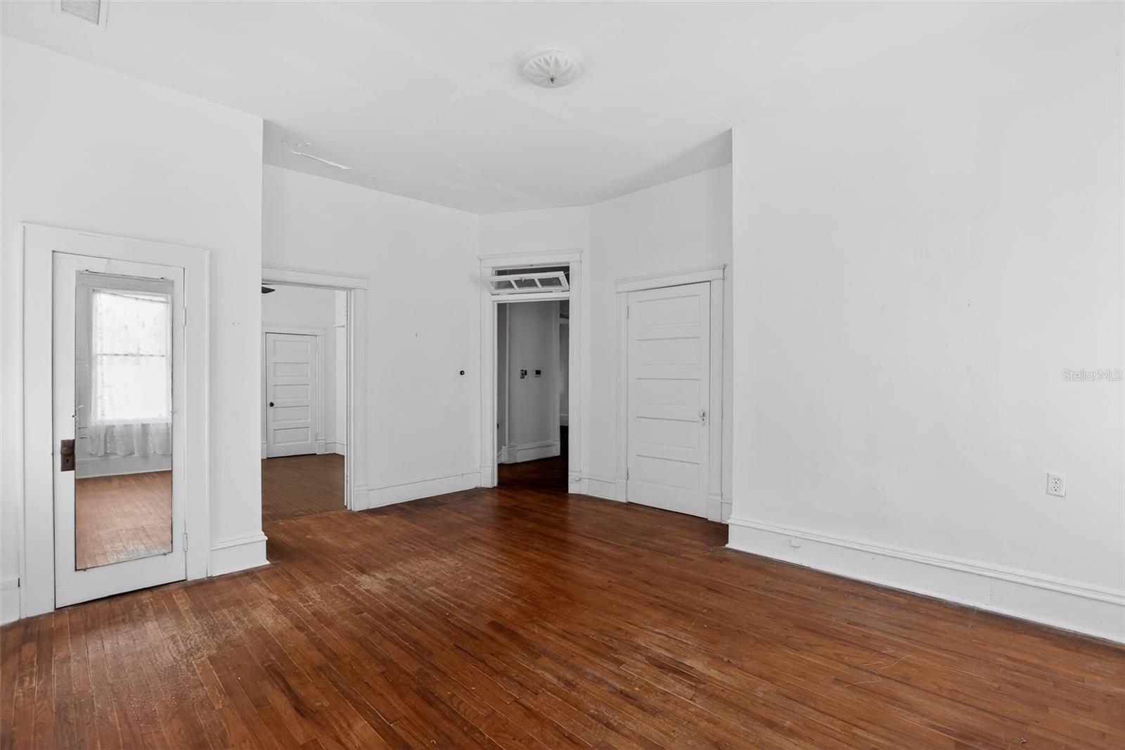 METES AND BOUNDS - Residential