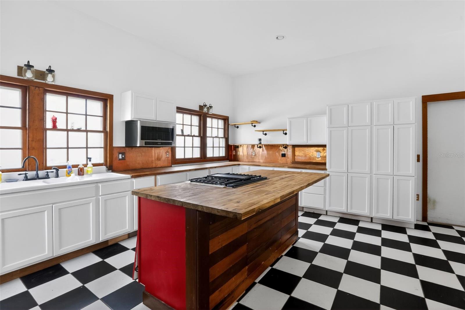 METES AND BOUNDS - Residential