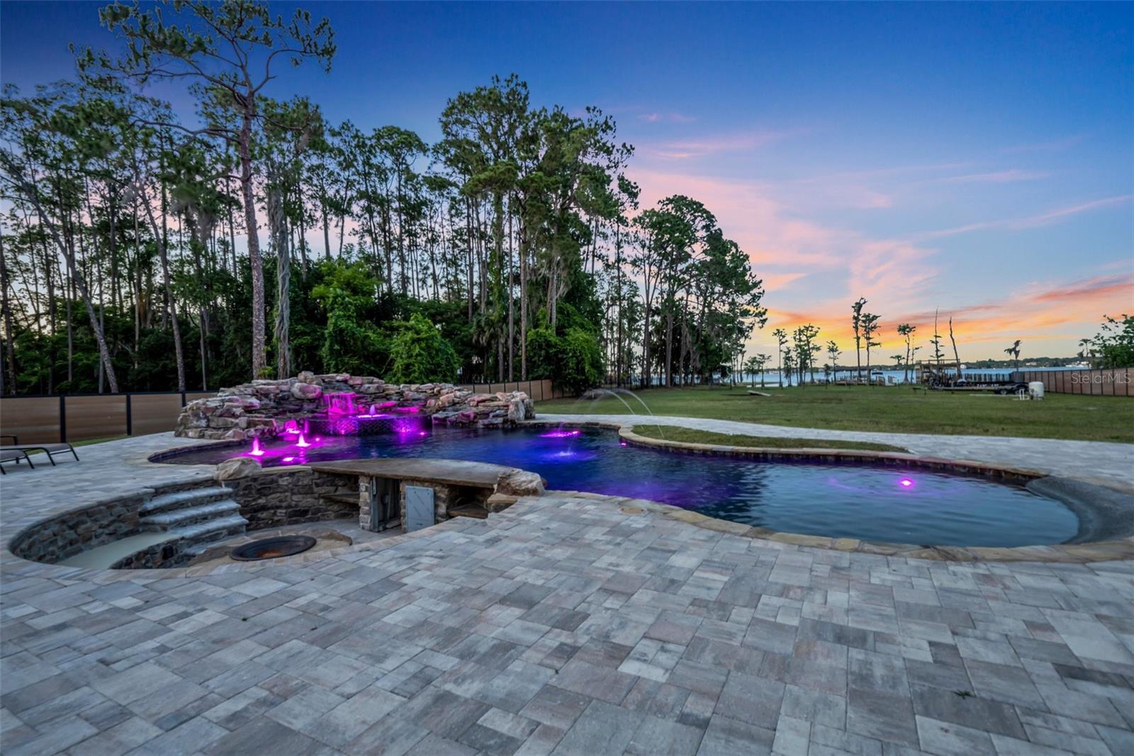 CYPRESS SHORES - Residential